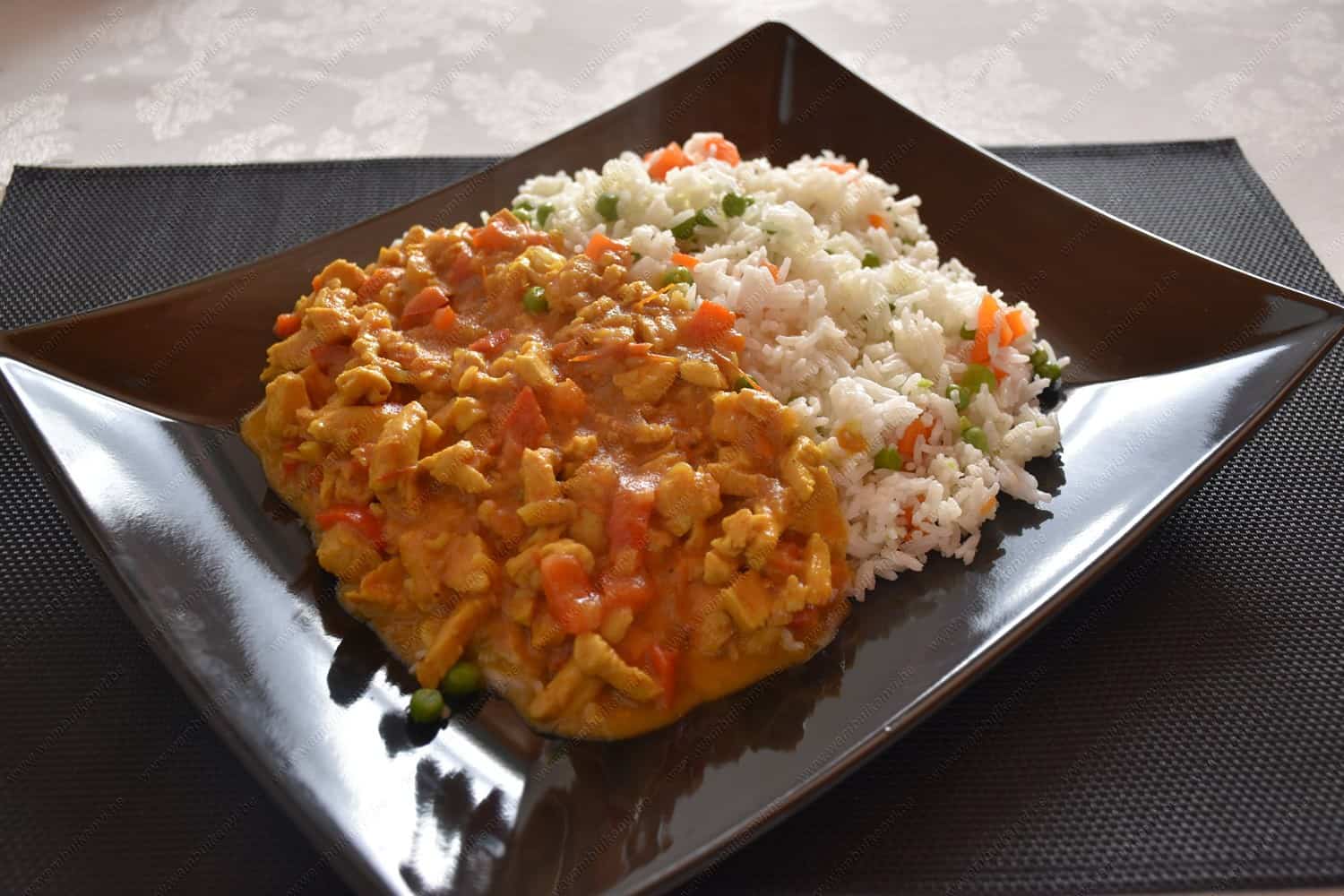 Read more about the article Coconut Chicken Curry Recipe